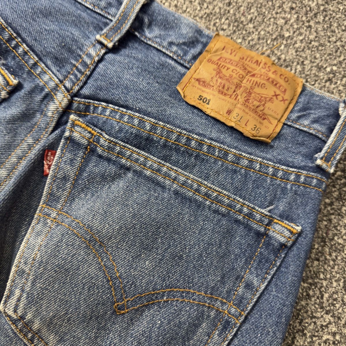 Levi's Vintage Clothing 90s Levis 501 Aging Denim Made in Usa W31 Size US 31 - 10 Thumbnail