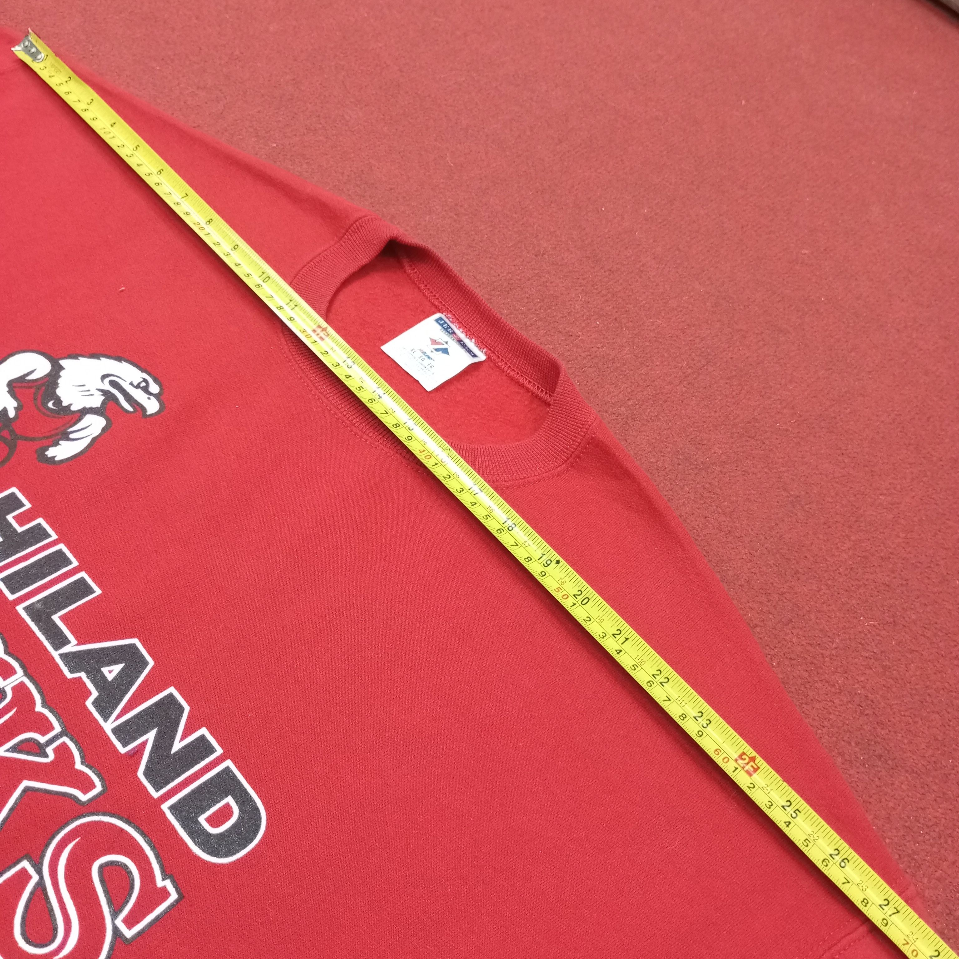 Vintage Hiland Hawks Basketball Team Sweatshirt c226n20 Size US XL / EU 56 / 4 - 10 Thumbnail