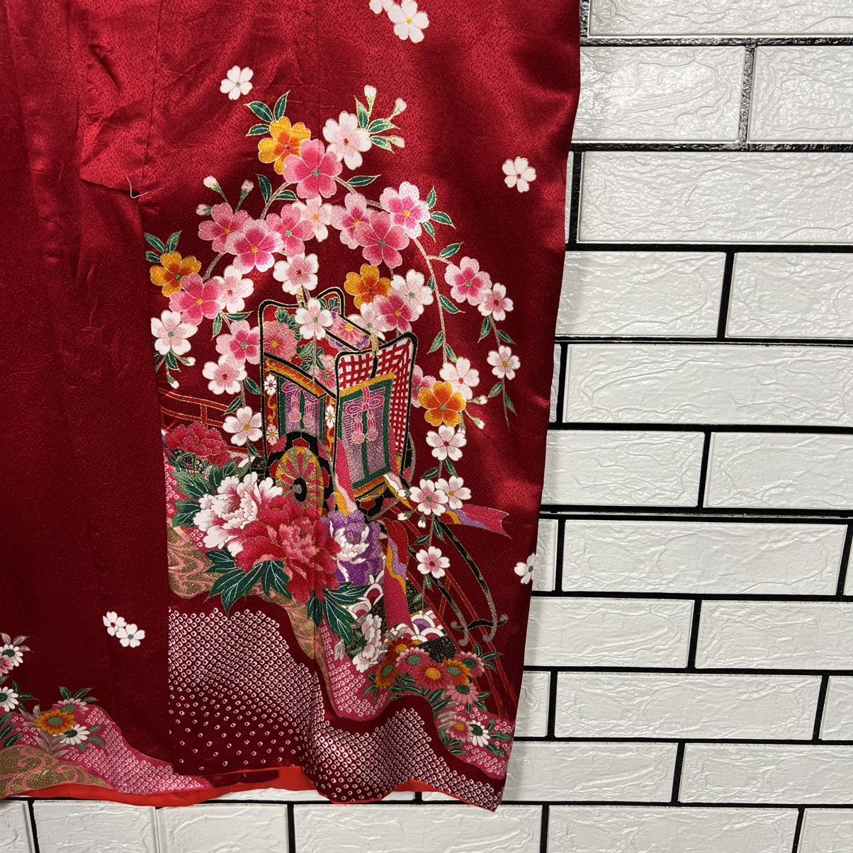 Japanese Brand Embroidered Gosho Guruma Sakura Floral Kimono #4151-C190 Size ONE SIZE - 8 Thumbnail