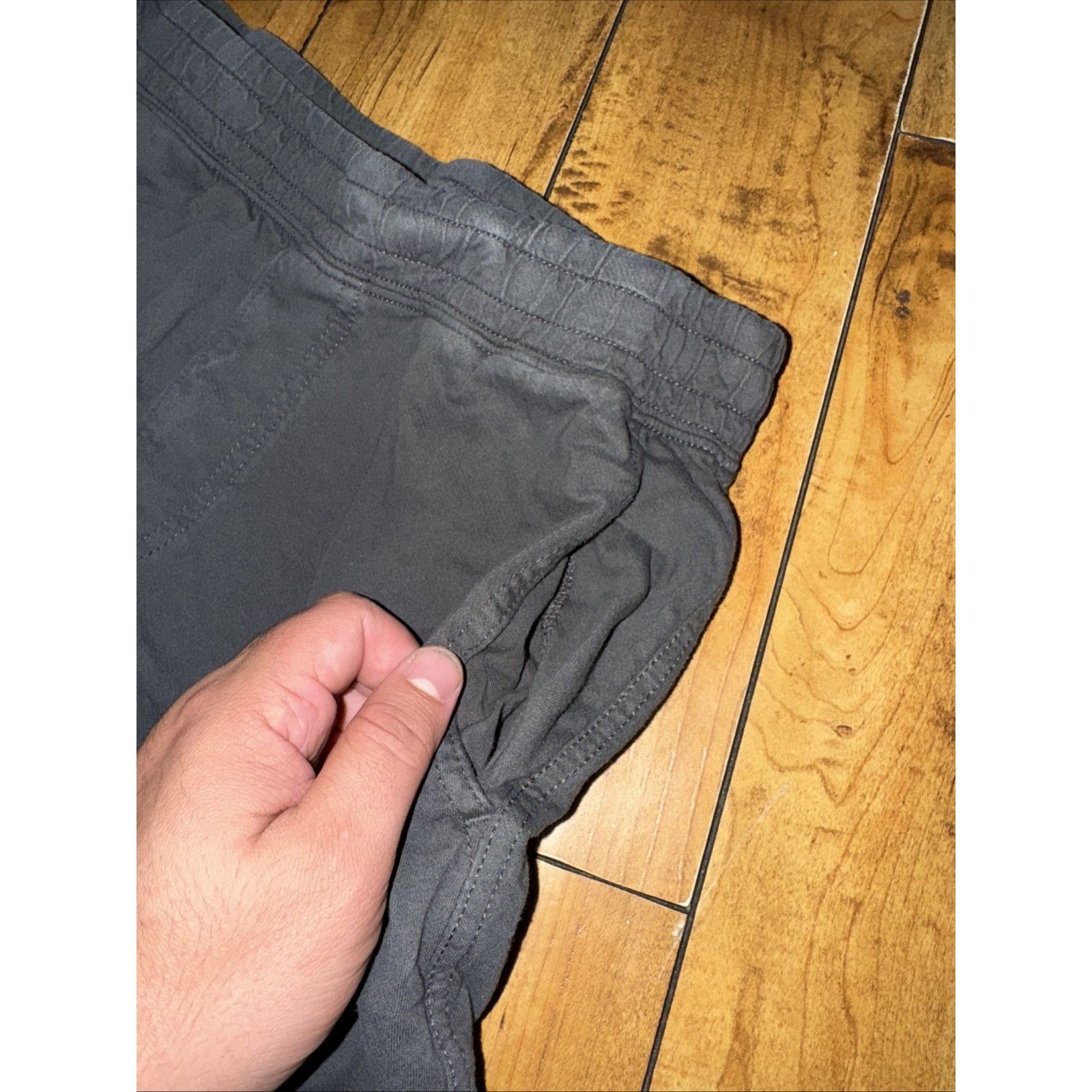 Uniqlo Uniqlo Lightweight Cotton Shorts Gray 30x11 Size US 30 / EU 46 - 2 Thumbnail