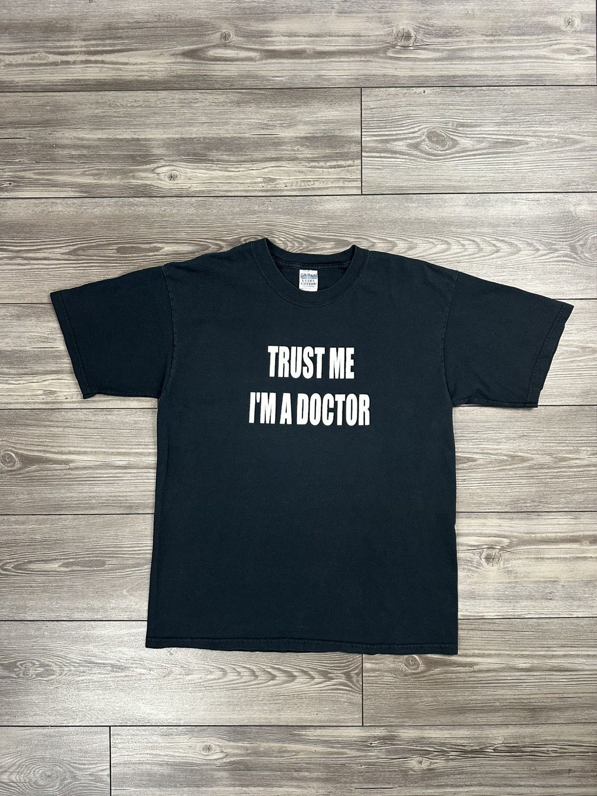 Gildan Y2K “Trust Me I’m A Doctor” Funny T Shirt Size US L / EU 52-54 / 3 - 1 Thumbnail