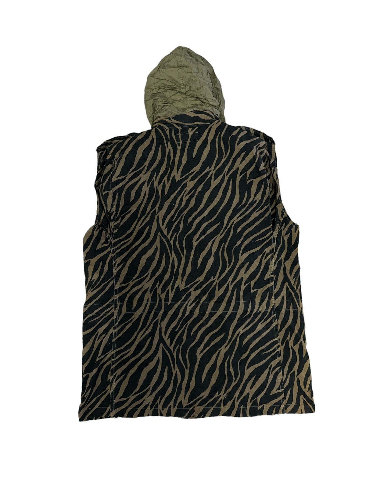 Hysteric Glamour VINTAGE HYSTERIC GLAMOUR TIGER STRIPE SLEEVELESS SHIRT Size US XL / EU 56 / 4 - 2 Thumbnail