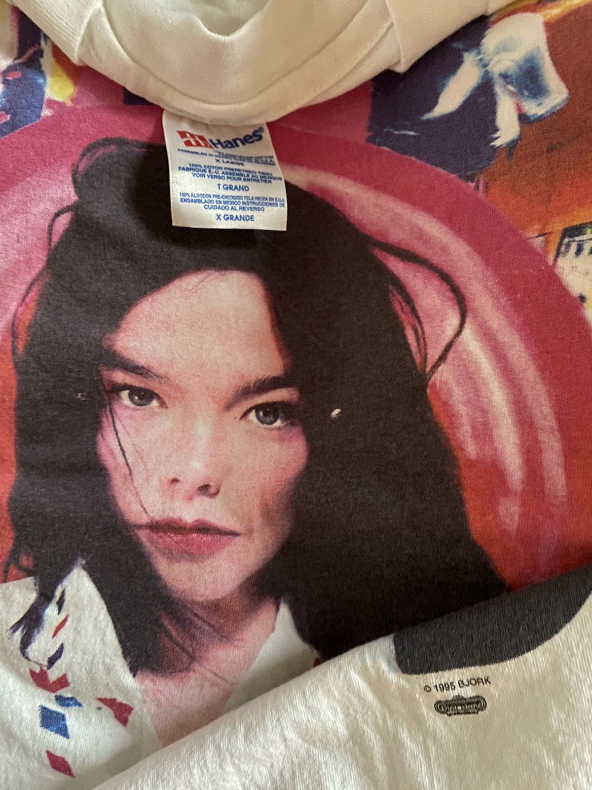 Band Tees 1995 Bjork Post album art shirt sz XL Size US XL / EU 56 / 4 - 3 Thumbnail