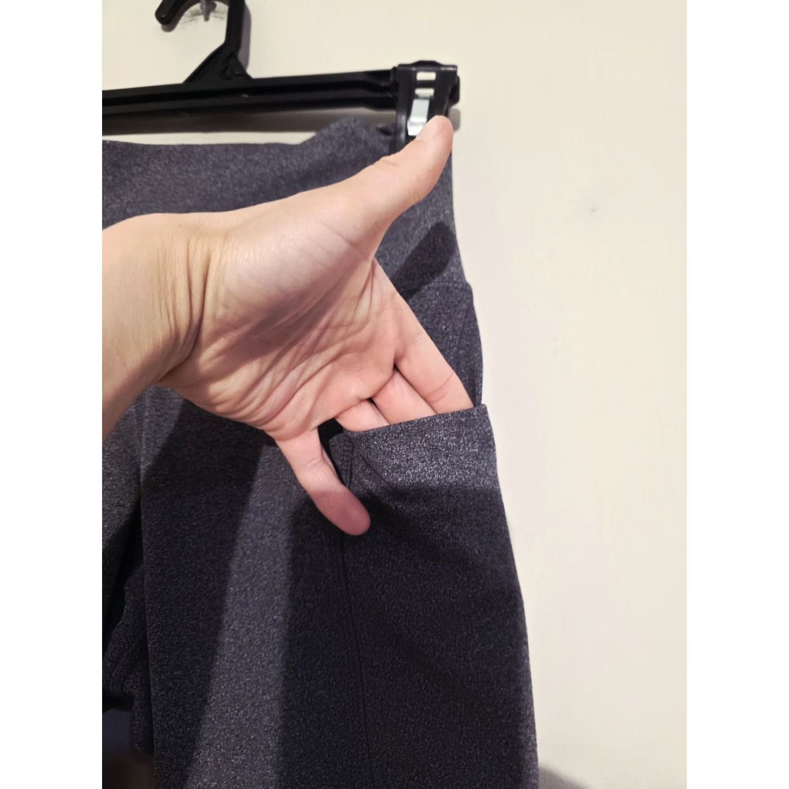 Vintage VINTAGE? No. Members Mark Everyday High Rise Ankle Leggings XS Pockets Gray Women Yoga Casual Regular Ankle Size XS Size 26" / US 2 / IT 38 - 5 Thumbnail
