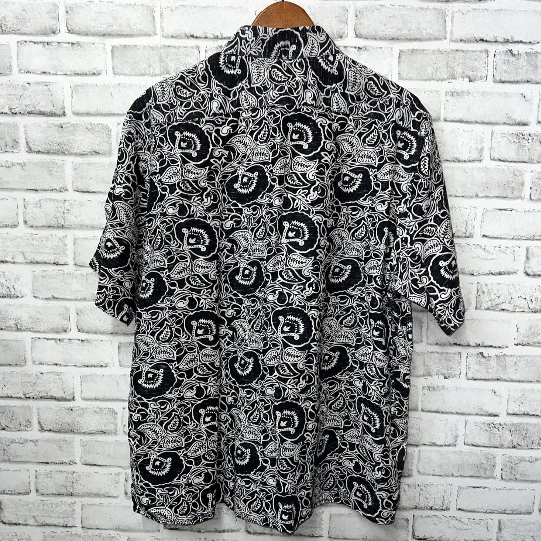 Michael Kors Michael Kors Linen Blend Black Hawaiian Style Shirt Mens Size L Shirt Short Sleeve Button-Up Hawaii Black Michael Kors Men L Size US L / EU 52-54 / 3 - 4 Thumbnail