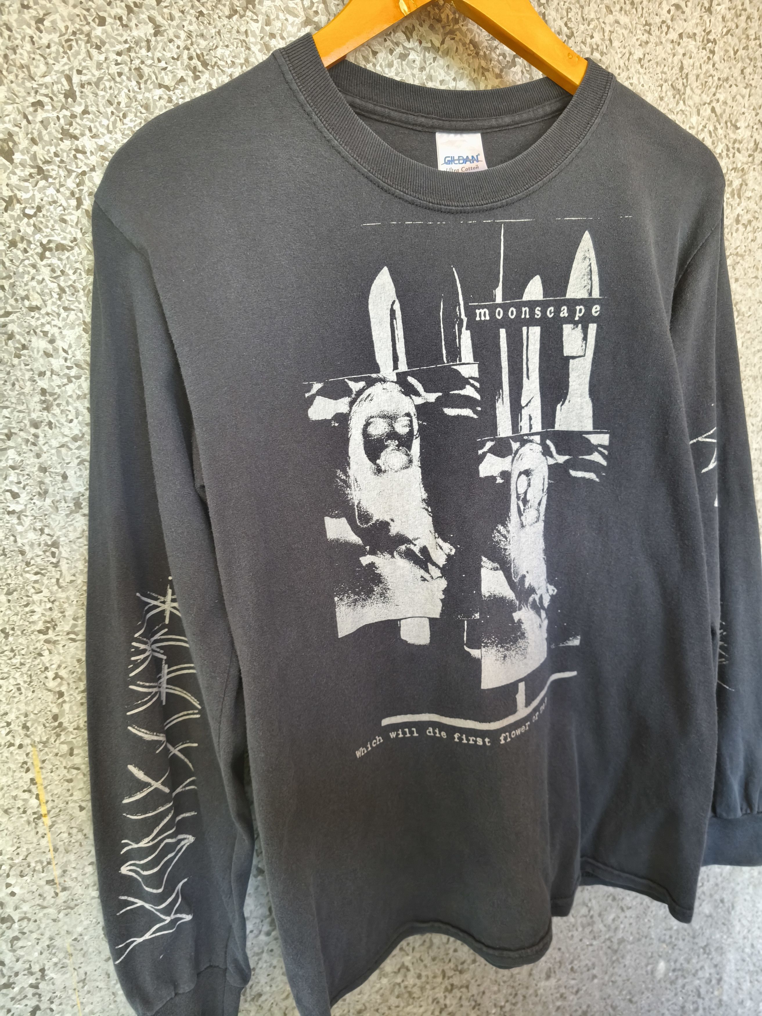 Band Tees Moonscape t shirt long sleeve Size US S / EU 44-46 / 1 - 4 Thumbnail