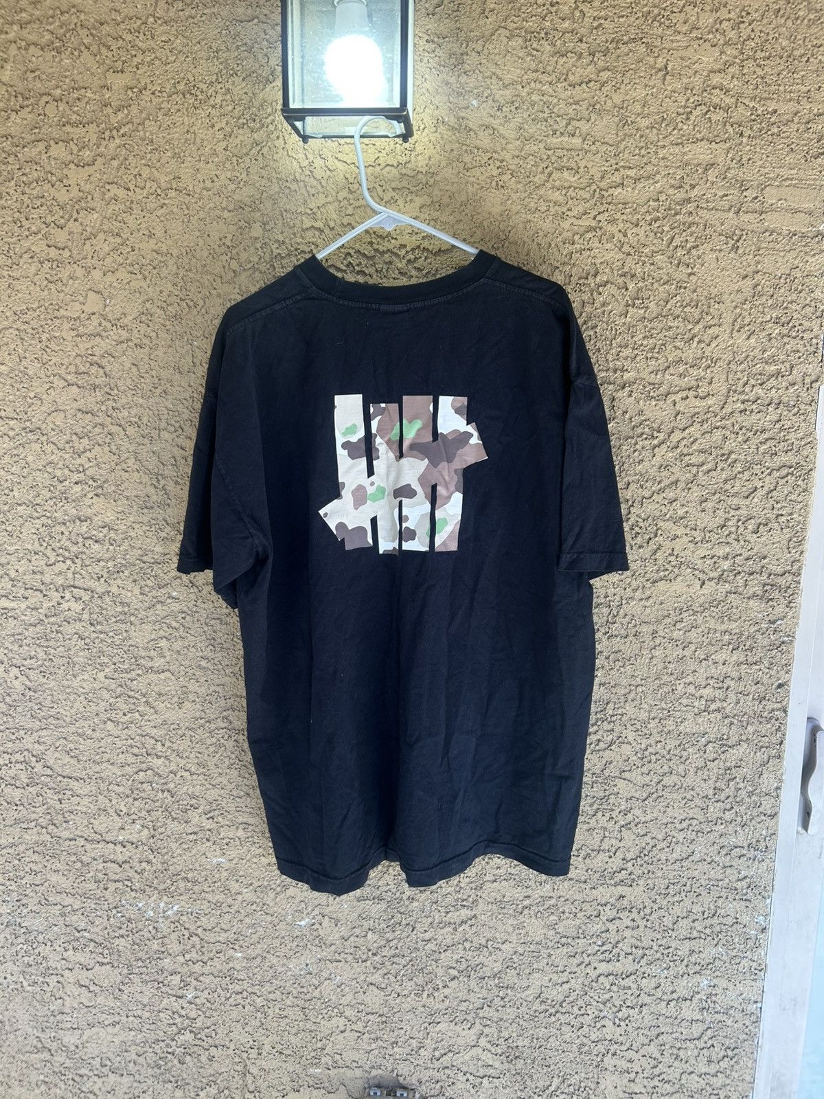 Undefeated Vintage Undefeated Camo Logo Shirt XL Size US XL / EU 56 / 4 - 3 Thumbnail