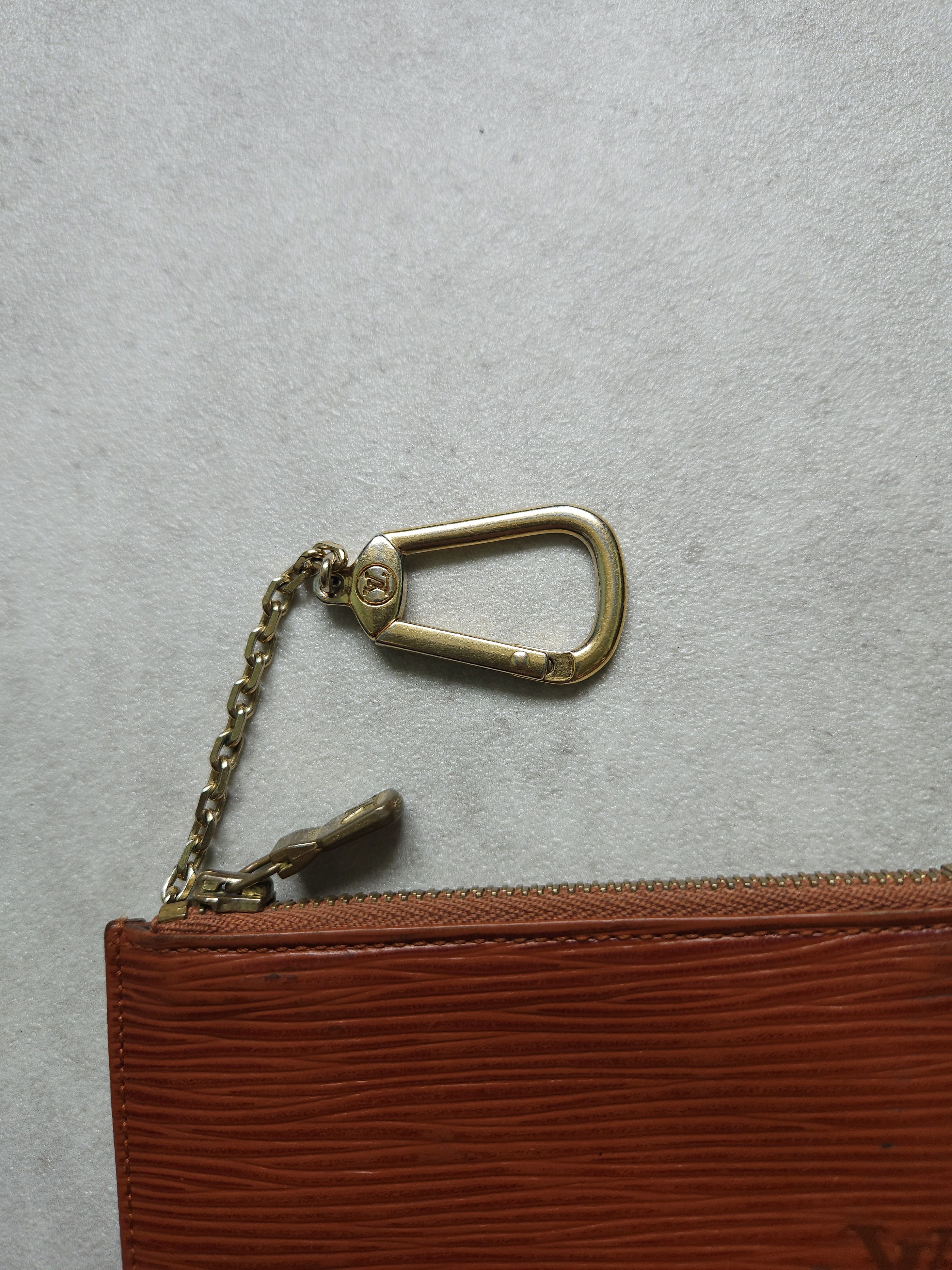 Louis Vuitton Vintage Louis Vuitton epi leather pochette cle Size ONE SIZE - 5 Thumbnail