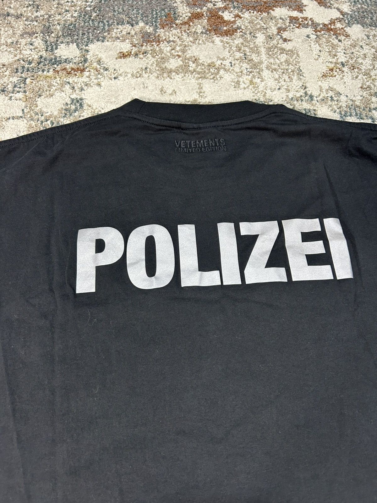Vetements Vetements Polizei T-shirt Size US XL / EU 56 / 4 - 7 Thumbnail