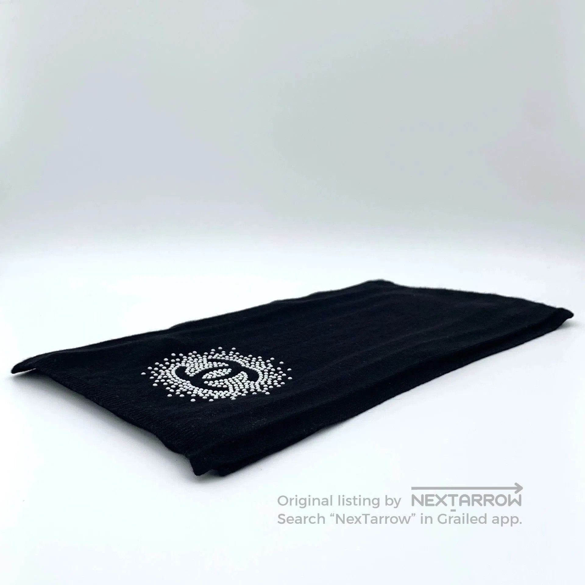 Chanel Chanel Black Logo Pearl Wool Scarf. Size ONE SIZE - 2 Thumbnail