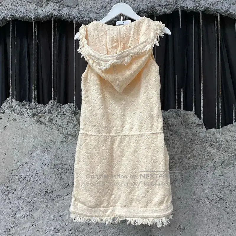 Chanel Chanel Summer Sleeveless Dress in Beige . Size XXS / US 00 / IT 34 - 2 Thumbnail