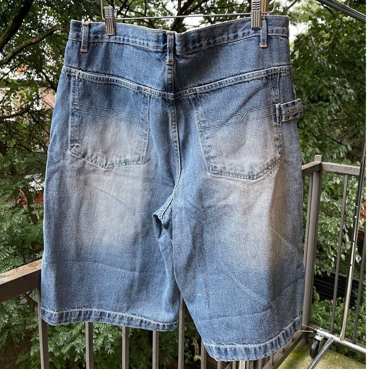 Vintage Y2K Baggy Faded Thrashed Denim Shorts ERD Grunge Jnco Skater Size US 33 - 1 Thumbnail