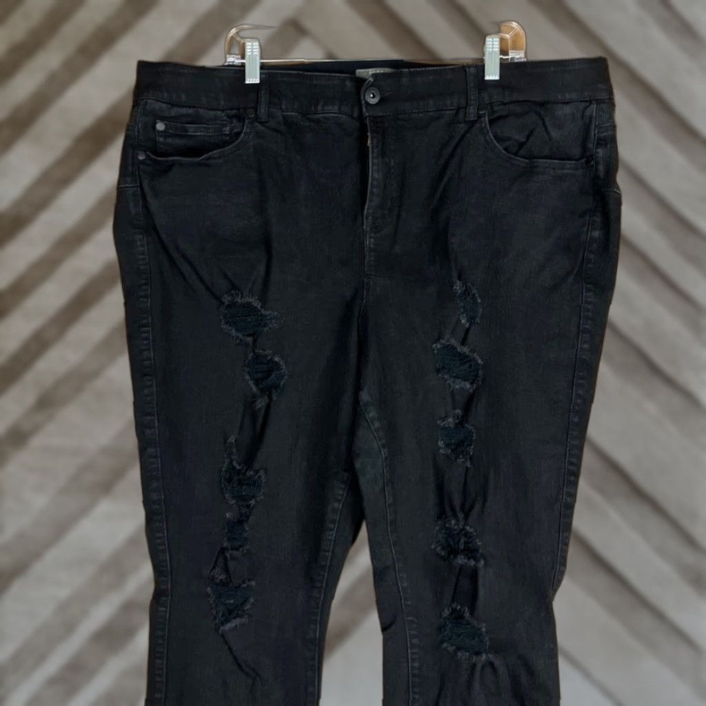 Torrid Torrid Black Feel The Fit Bombshell Skinny Jeans Womens 24R Distressed Stretch 5-Pocket Regular Rise High Waist Zip Button Jeans Size 28" / US 6 / IT 42 - 1 Thumbnail