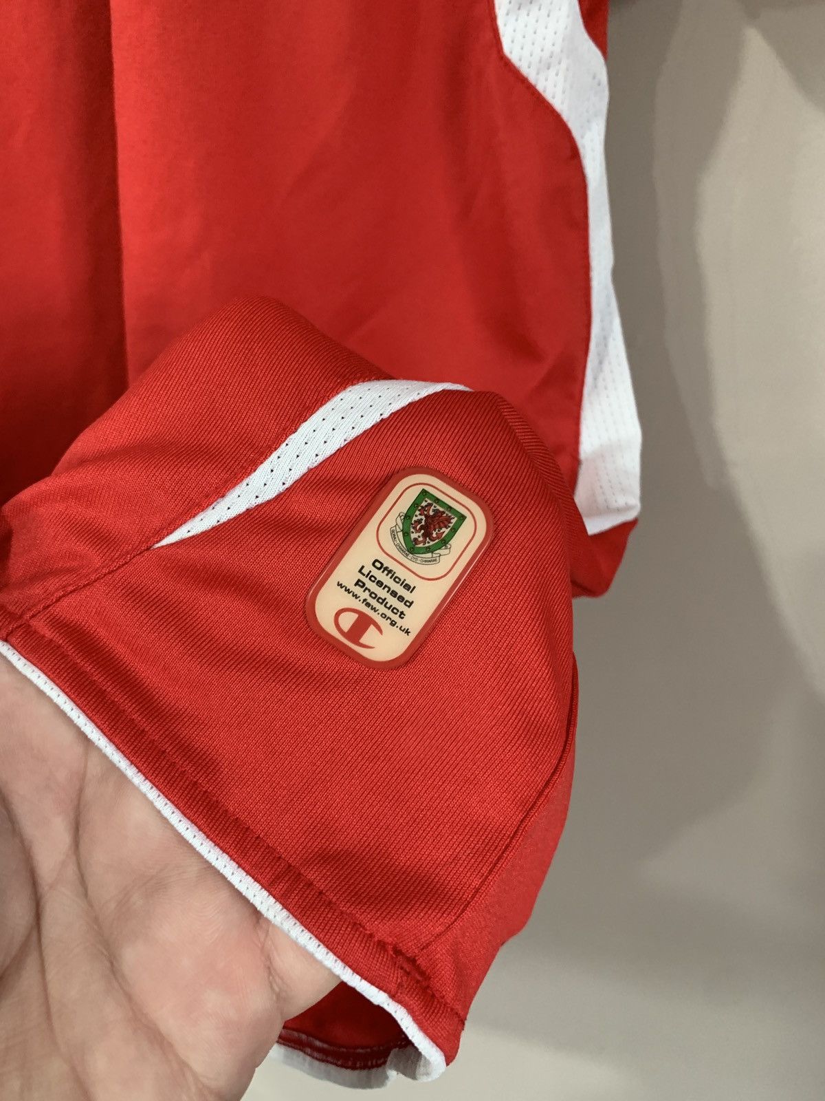 Champion × Vintage Wales Home Football Shirt Vintage Champion Soccer Jersey XL Size US XL / EU 56 / 4 - 5 Thumbnail