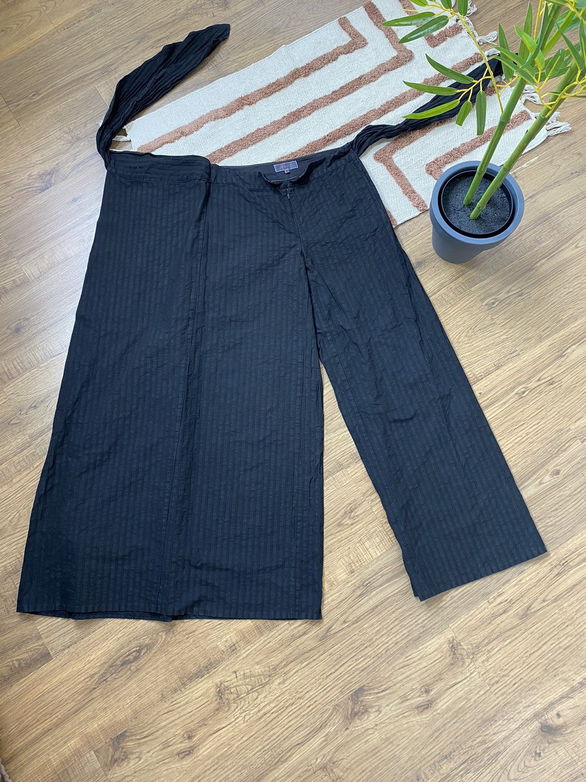 Kenzo VINTAGE KENZO WIDE TROUSERS OVERLAPPED SKIRT Size 27" / US 4 / IT 40 - 5 Thumbnail