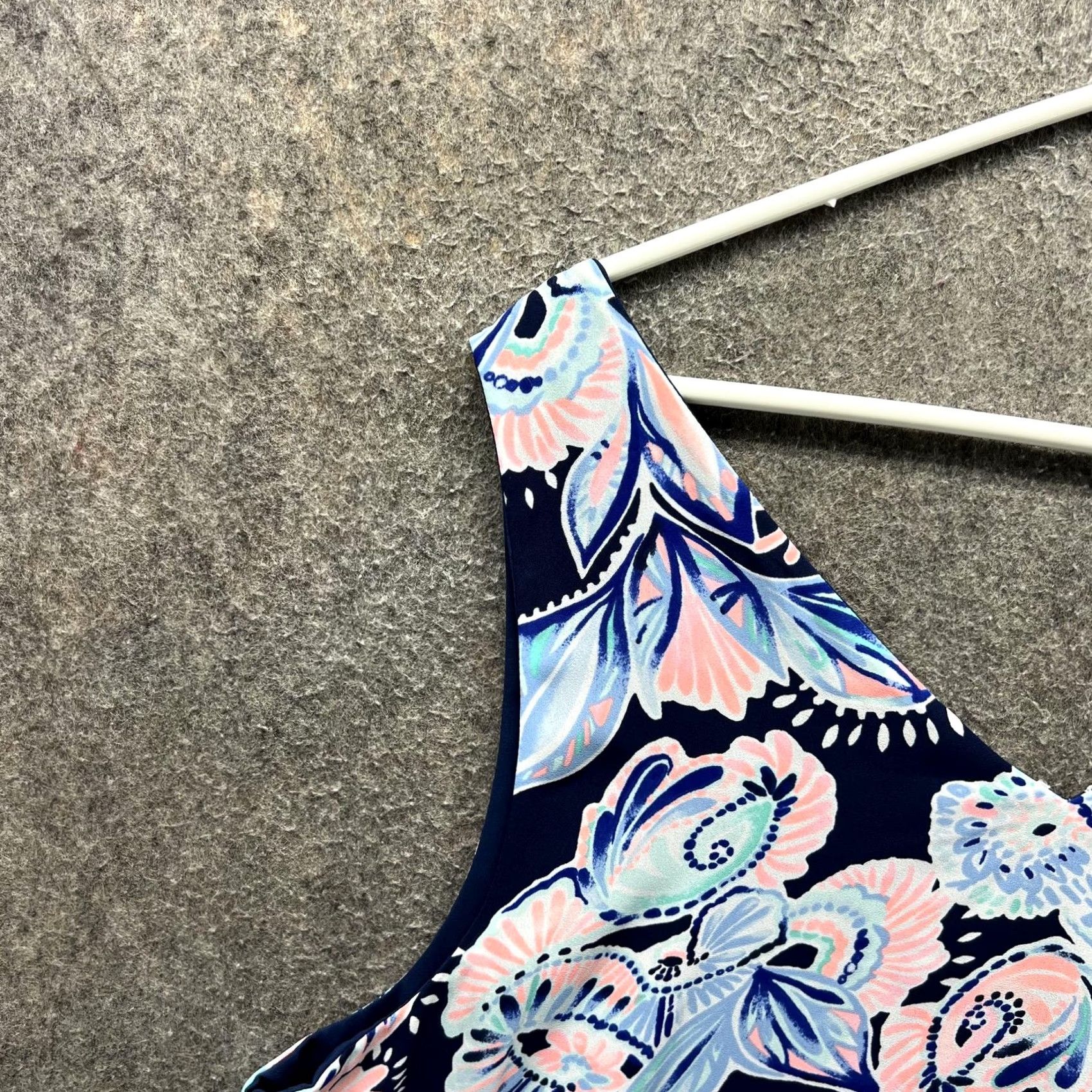 Lilly Pulitzer Lilly Pulitzer Tank Top Womens L Blue Floral Print Sleeveless Tropical Shirt Size L / US 10 / IT 46 - 7 Thumbnail