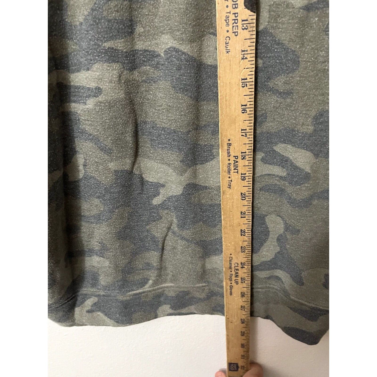 Express Express Sweatshirt Women’s S Green Camo Pullover Crew Neck Casual Size S / US 4 / IT 40 - 4 Thumbnail
