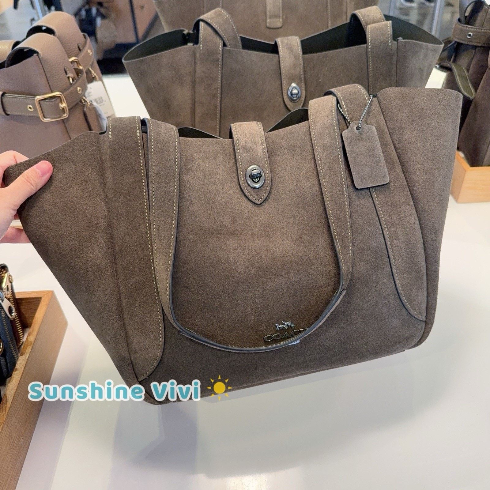 Coach NWT Coach Hadley Turnlock Tote Bag CCC76 Suede Leather Size ONE SIZE - 6 Thumbnail