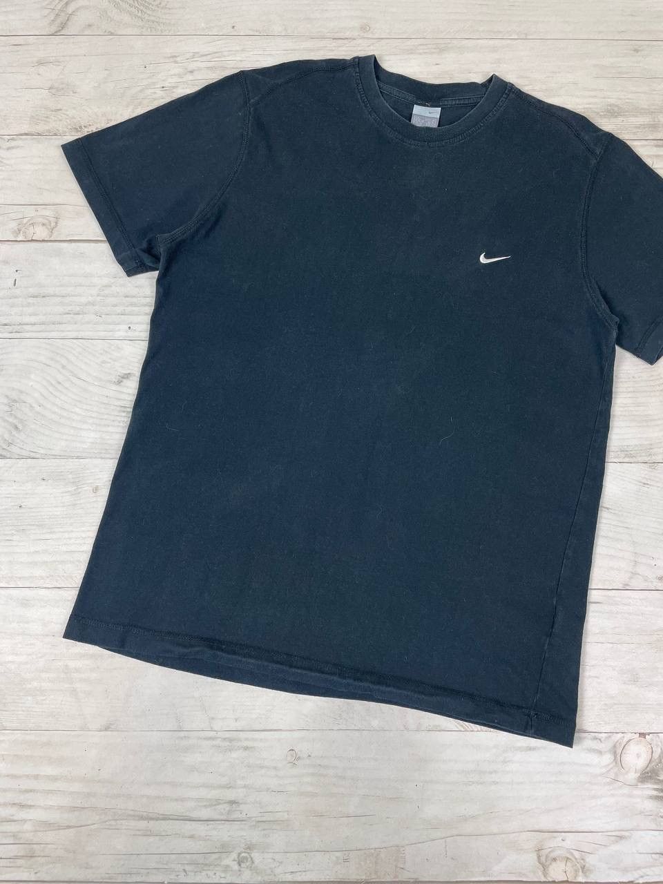 Nike Vintage Nike Logo Swoosh 00s T Shirt Size US L / EU 52-54 / 3 - 3 Thumbnail