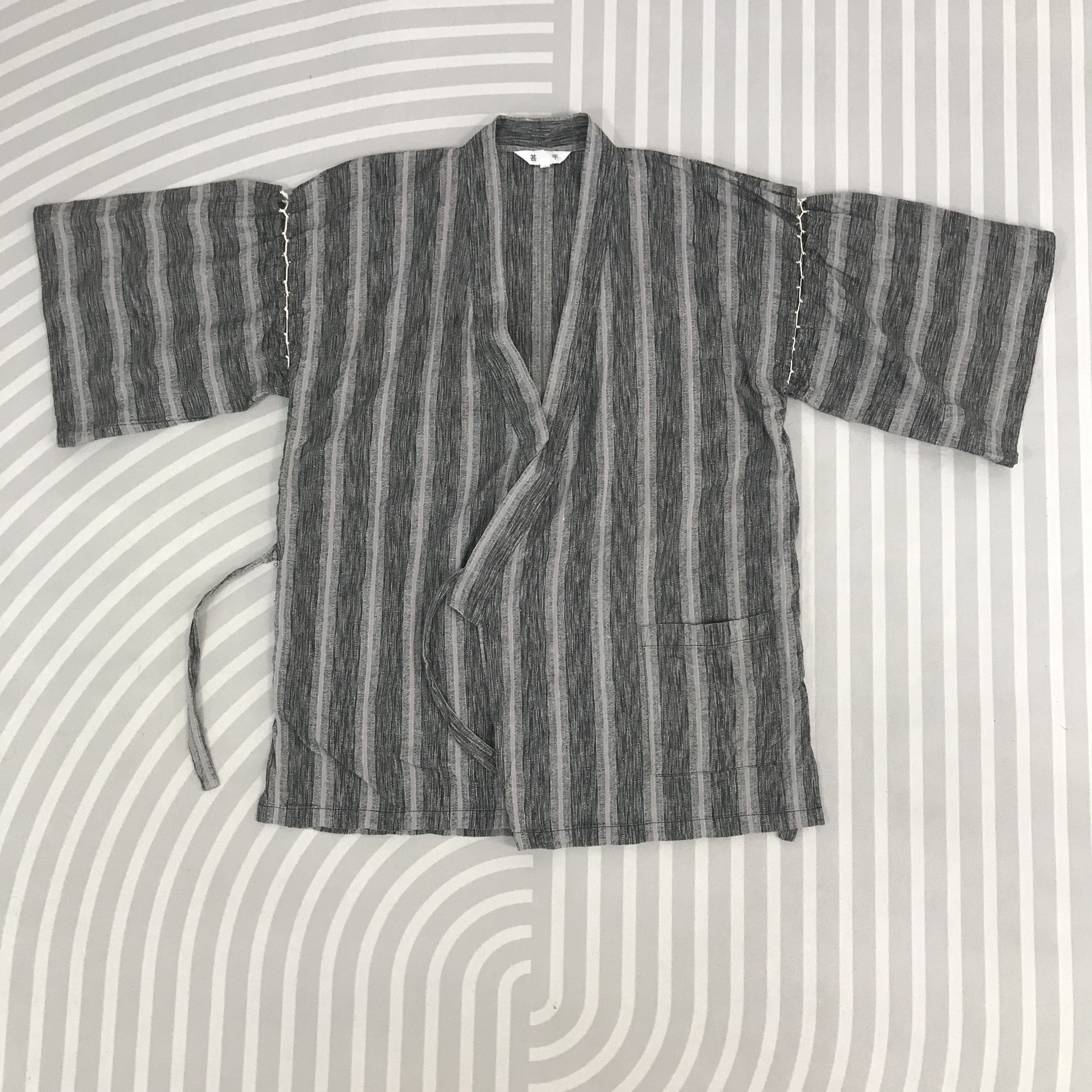 Japanese Brand × Vintage Vintage Japanese Brand Kimono jacket Size US L / EU 52-54 / 3 - 1 Thumbnail