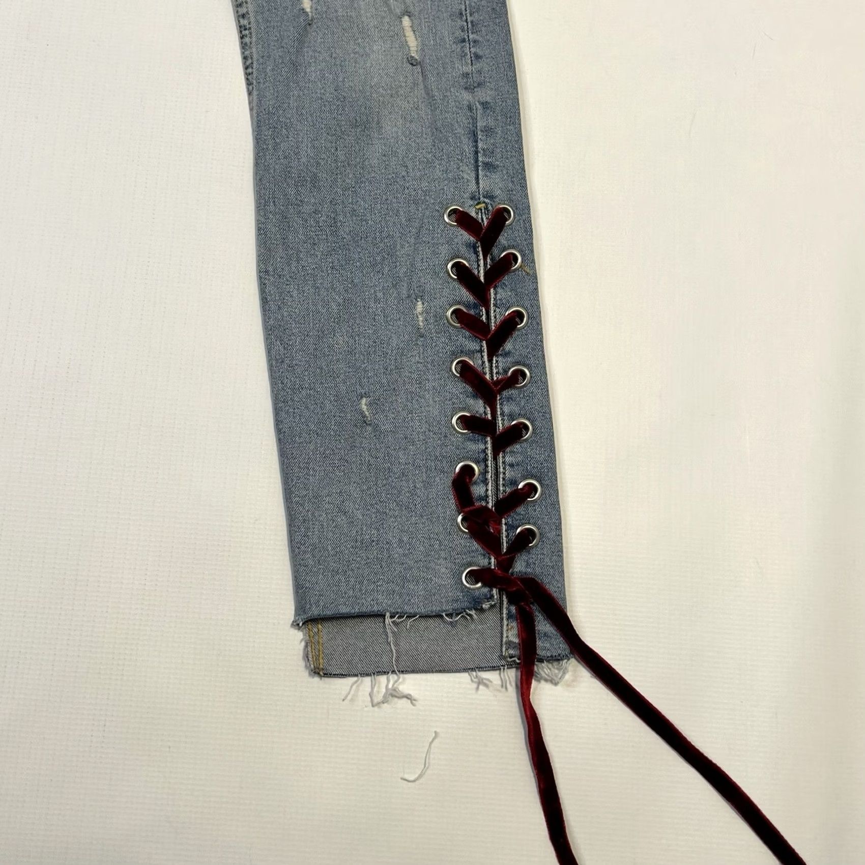 Anthropologie Anthropologie Pilcro Velvet Lace Tie Mid Rise Slim Straight Jeans Blue Size 25 Women Size 42" / US 20 - 5 Thumbnail