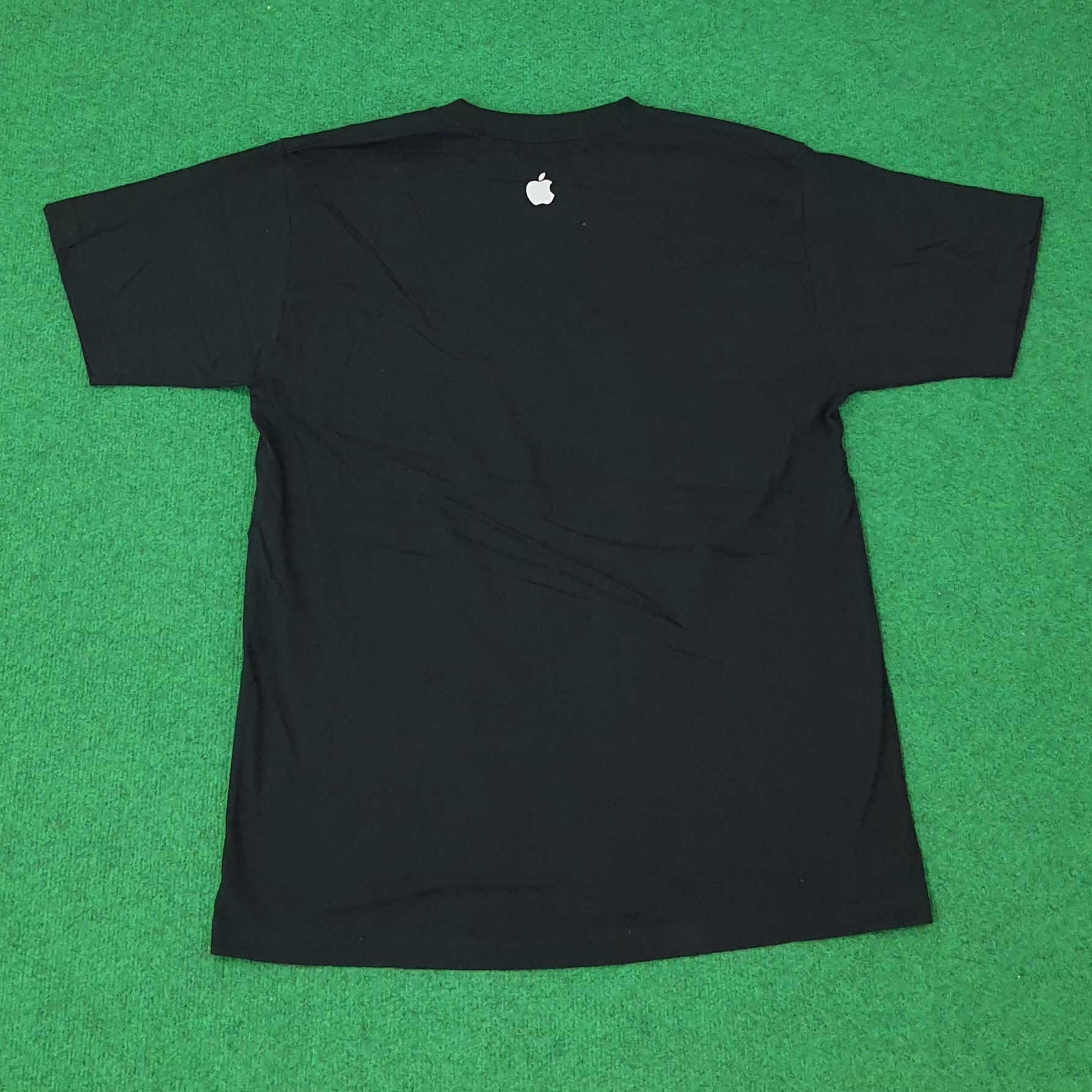 Apple Vintage Apple iPod nano Product Tshirt C249N10 Size US L / EU 52-54 / 3 - 3 Thumbnail