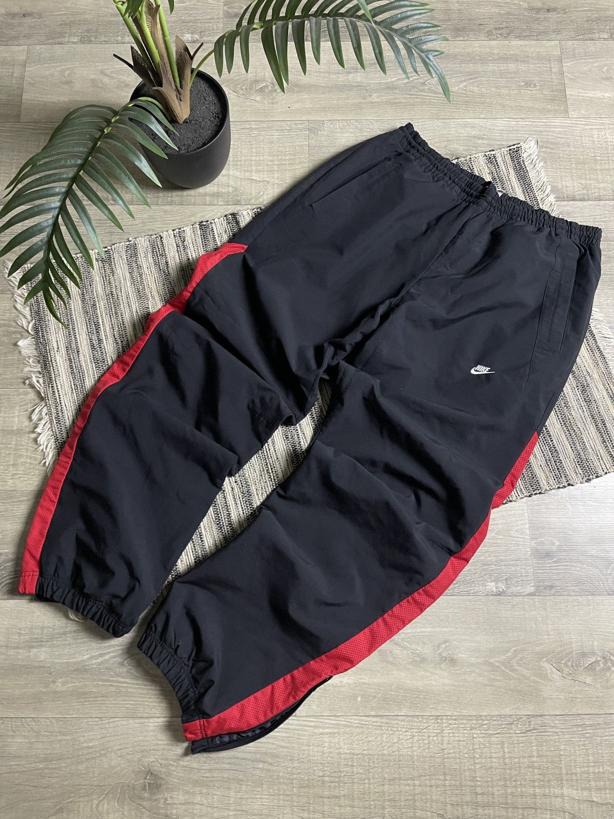 Nike NIKE 90s Nylon Baggy Track Pants Joggers Black 34 L Size US 34 / EU 50 - 3 Thumbnail