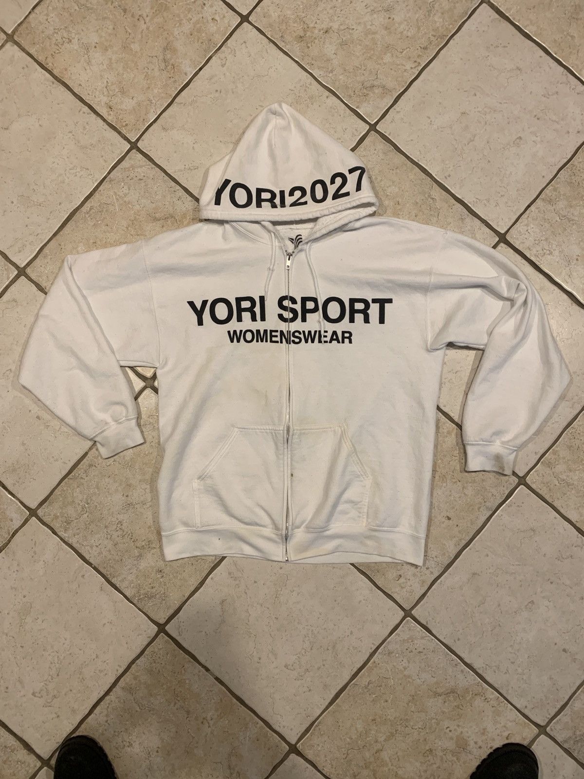 yori sport パーカー