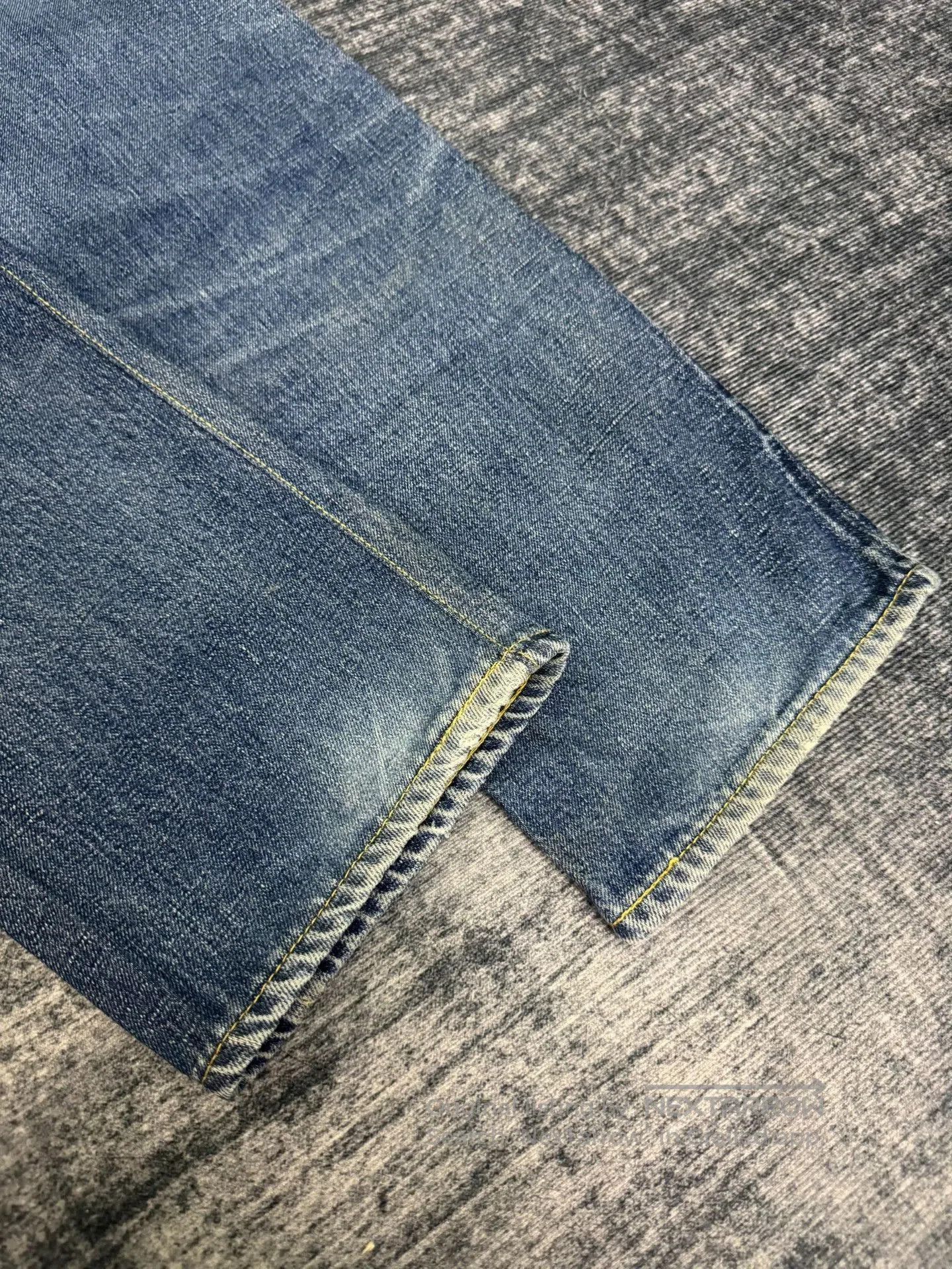 Vintage Vintage 90s Washed Blue Jeans. Size US 31 - 7 Thumbnail