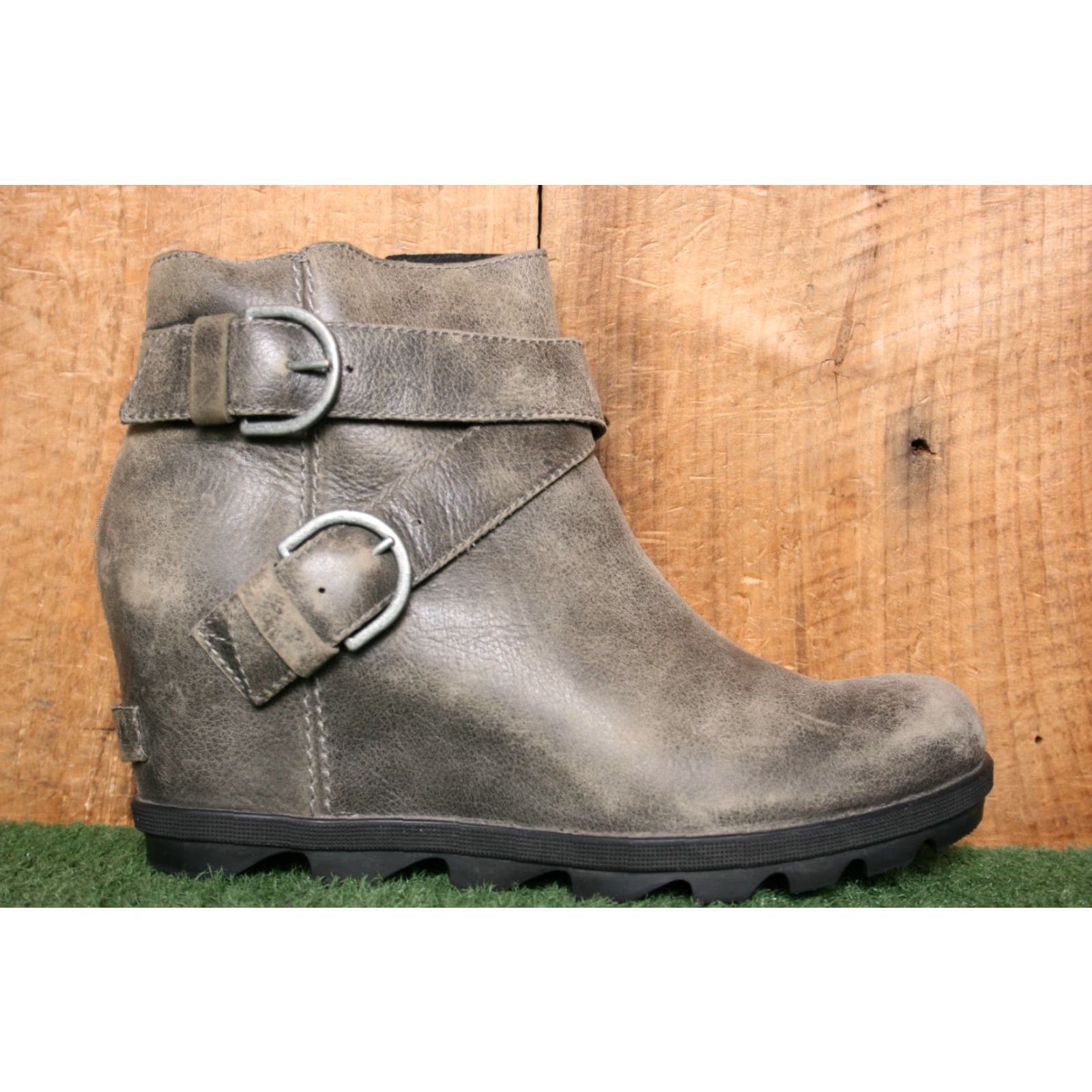 SOREL SOREL Joan of Arctic Wedge II Buckle Ankle Boots Gray Leather Sz. 10 Womens Boots, Combat, Wedge, Zip, 8 UK, 41 EU, 10 US Size US 8 / IT 38 - 2 Thumbnail