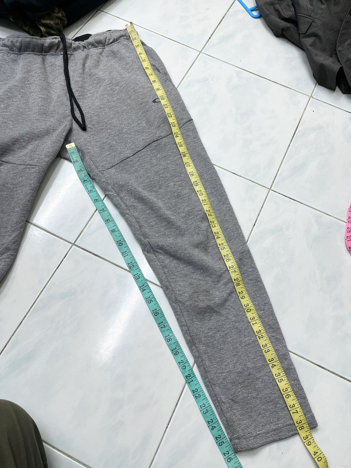 Oakley 🔥🔥🔥STEALS OAKLEY JOGGER PANTS Size US 33 - 18 Thumbnail