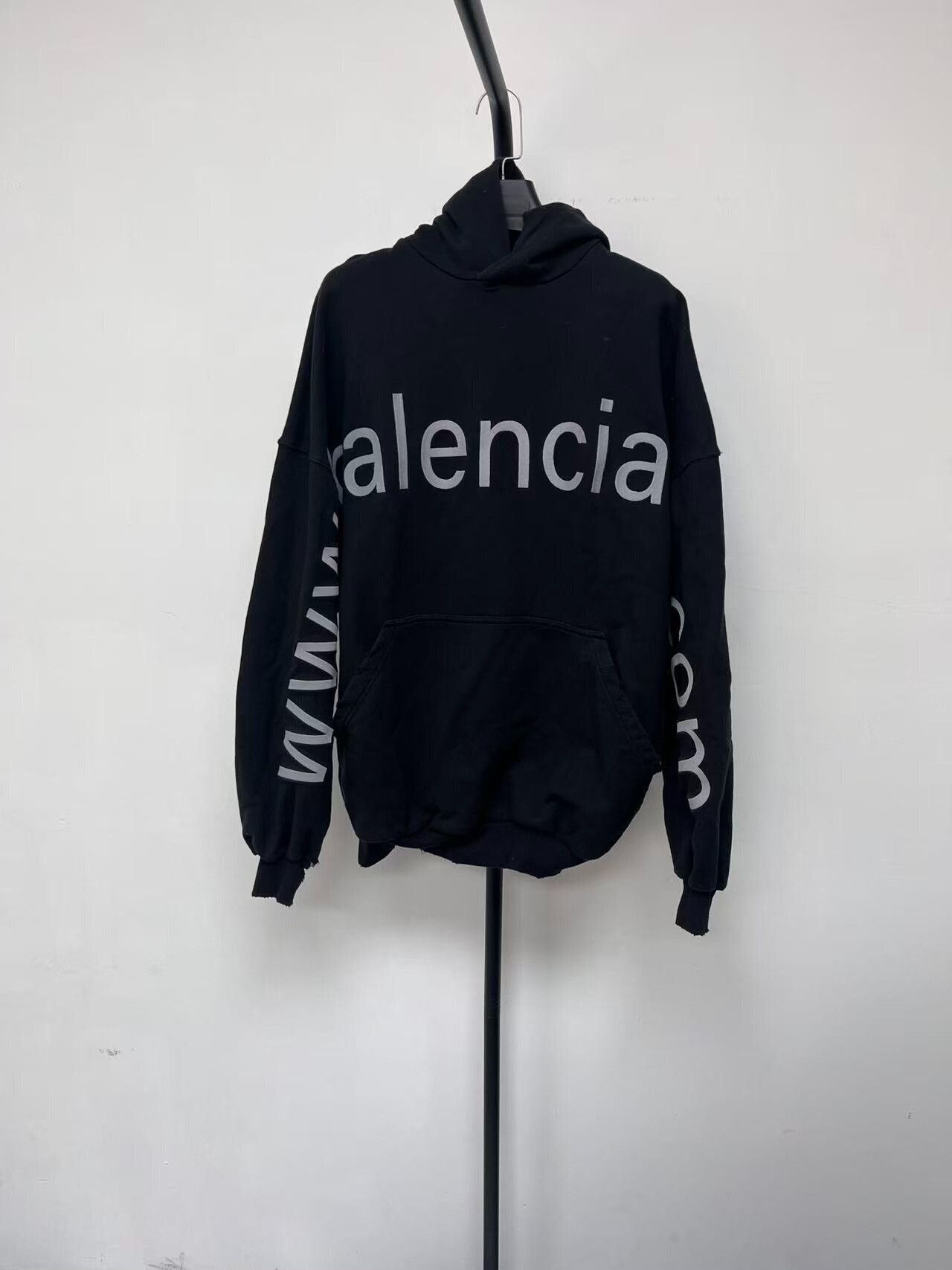 Balenciaga balenciaga logo print hooded sweatshirt black Size US M / EU 48-50 / 2 - 1 Thumbnail