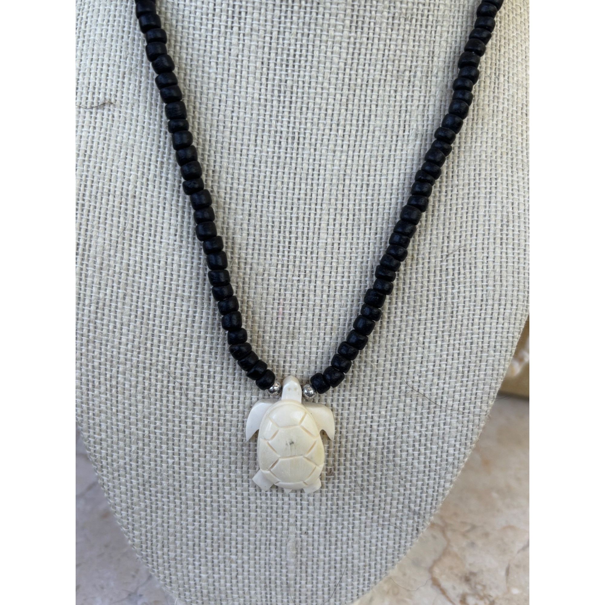 Other Black Beaded Necklace With White Turtle Pendant Pink Shell N Size ONE SIZE - 3 Thumbnail