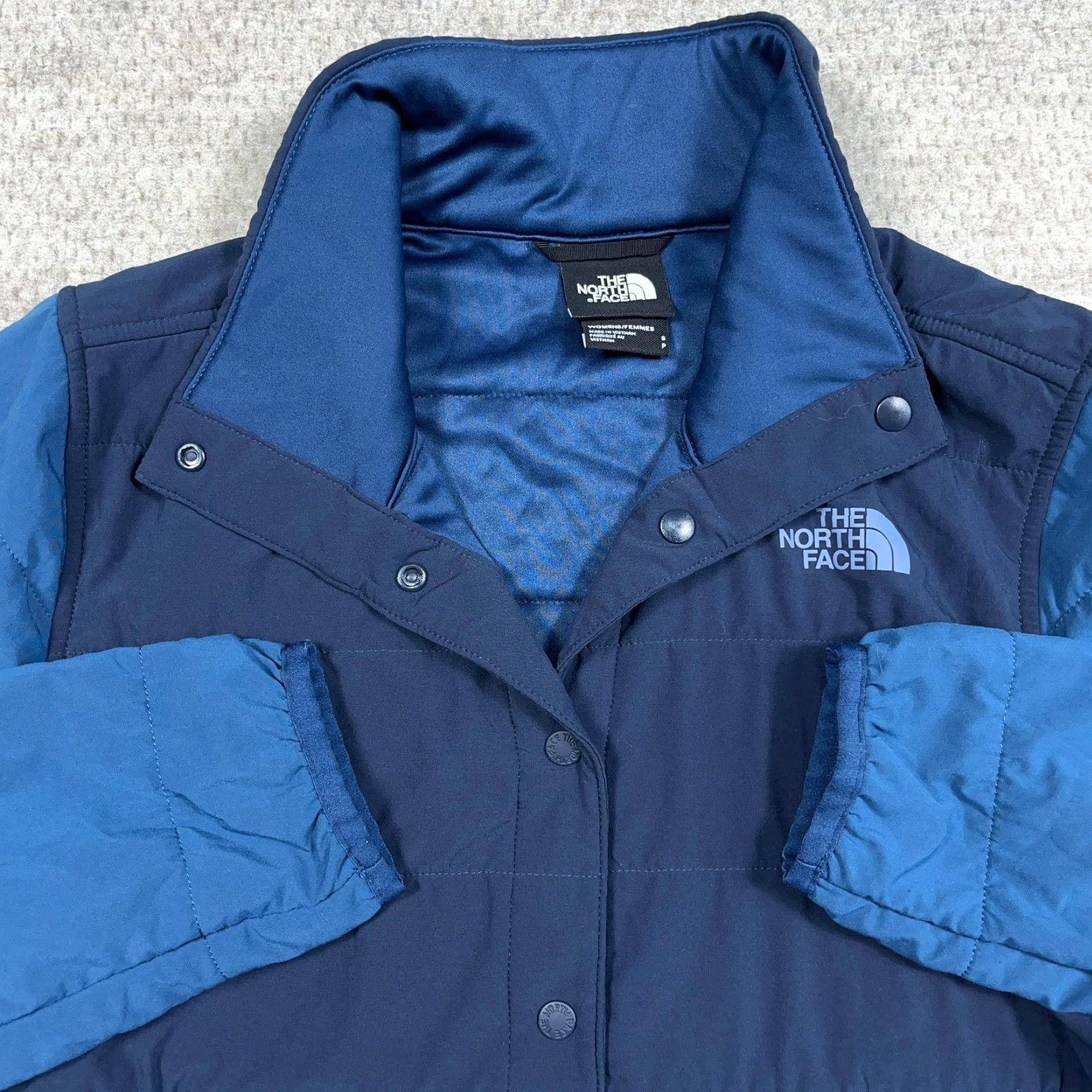 The North Face The North Face Jacket Women S Blue Pullover Anorak Snap T Lightweight Puffer Full Zip Mid-Length Long Sleeve Geometric All Seasons Regular Fit Womens Size S / US 4 / IT 40 - 3 Thumbnail