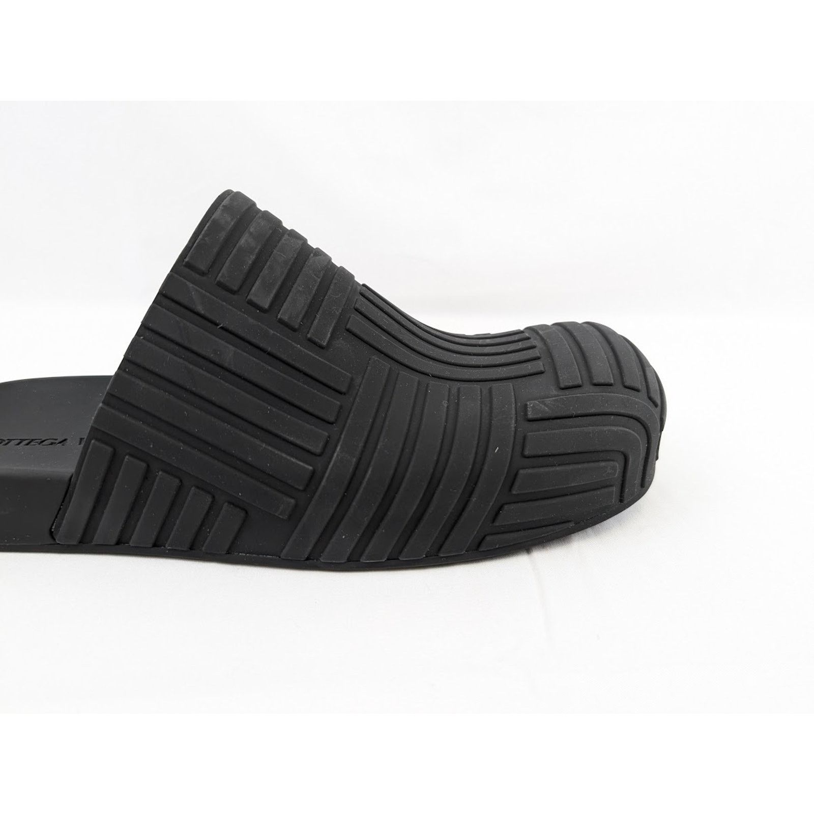 Bottega Veneta o1rshd1 Q:2 / Rubber Carpet Slider Sandal in Black Size US 12 / EU 45 - 3 Thumbnail