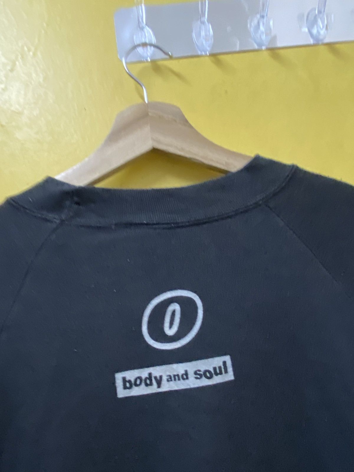 The Unbranded Brand Body and Soul Sweatshirt Crewneck Tee Size US M / EU 48-50 / 2 - 4 Thumbnail