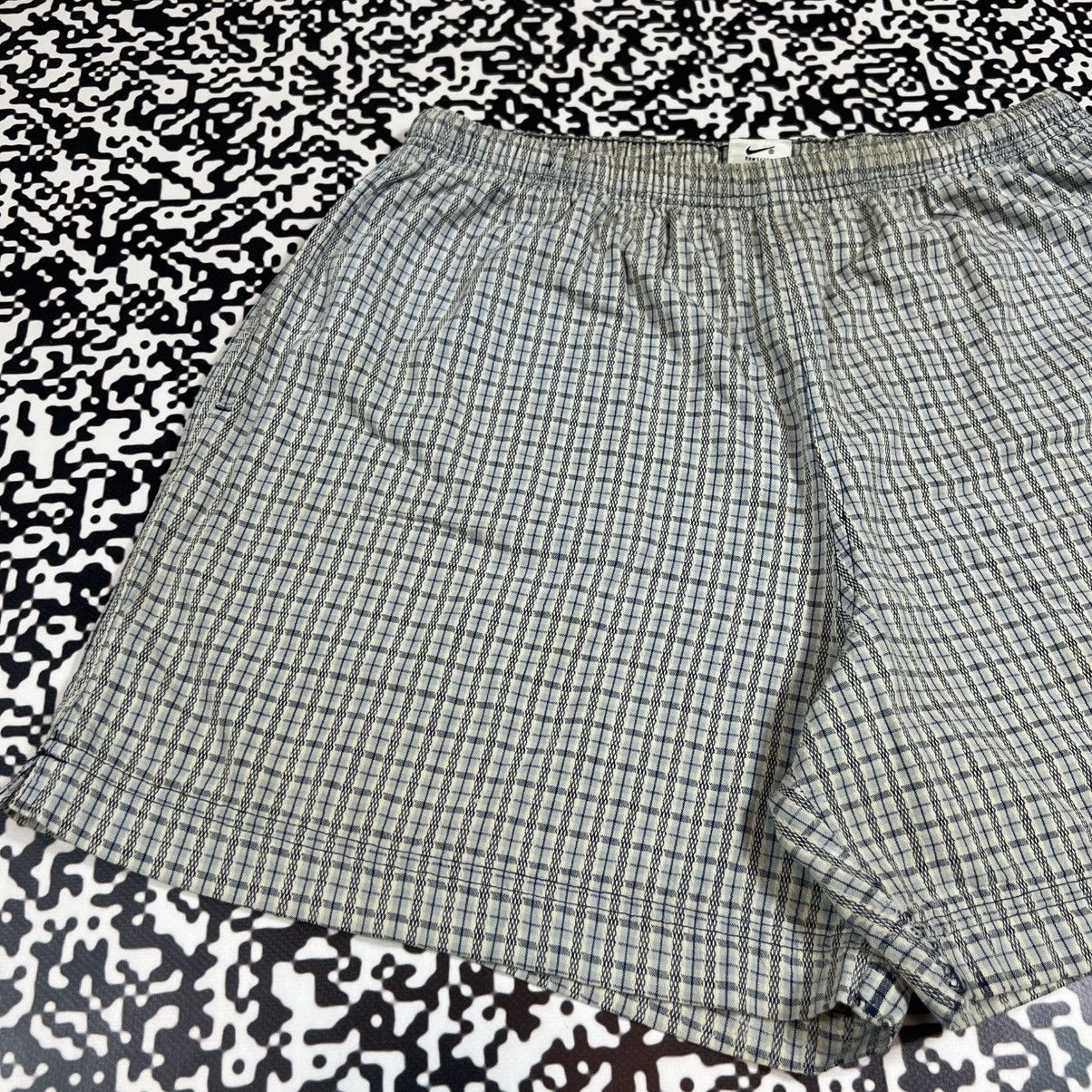 Nike Vintage 90s Nike Challenger Court Retro Checked Shorts Rare Size US 32 / EU 48 - 4 Thumbnail