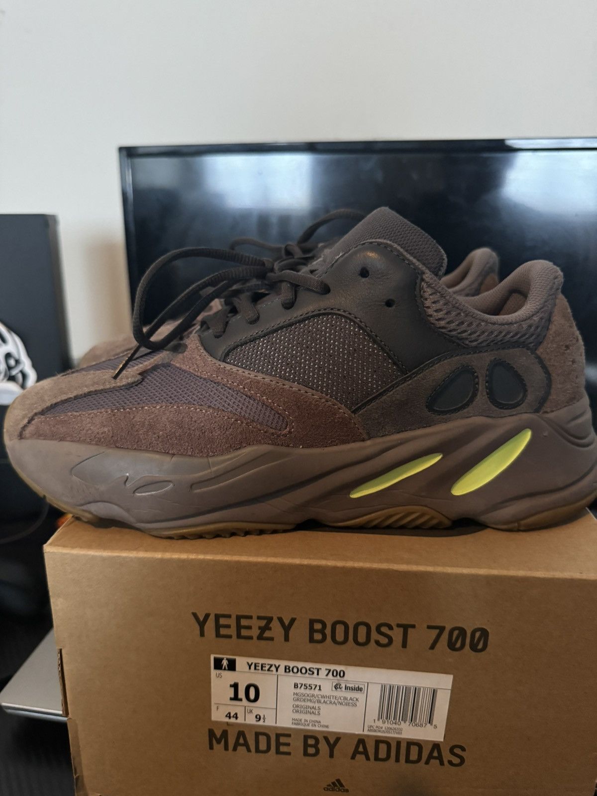 Adidas Yeezy Boost 700 Size US 10 / EU 43 - 1 Thumbnail