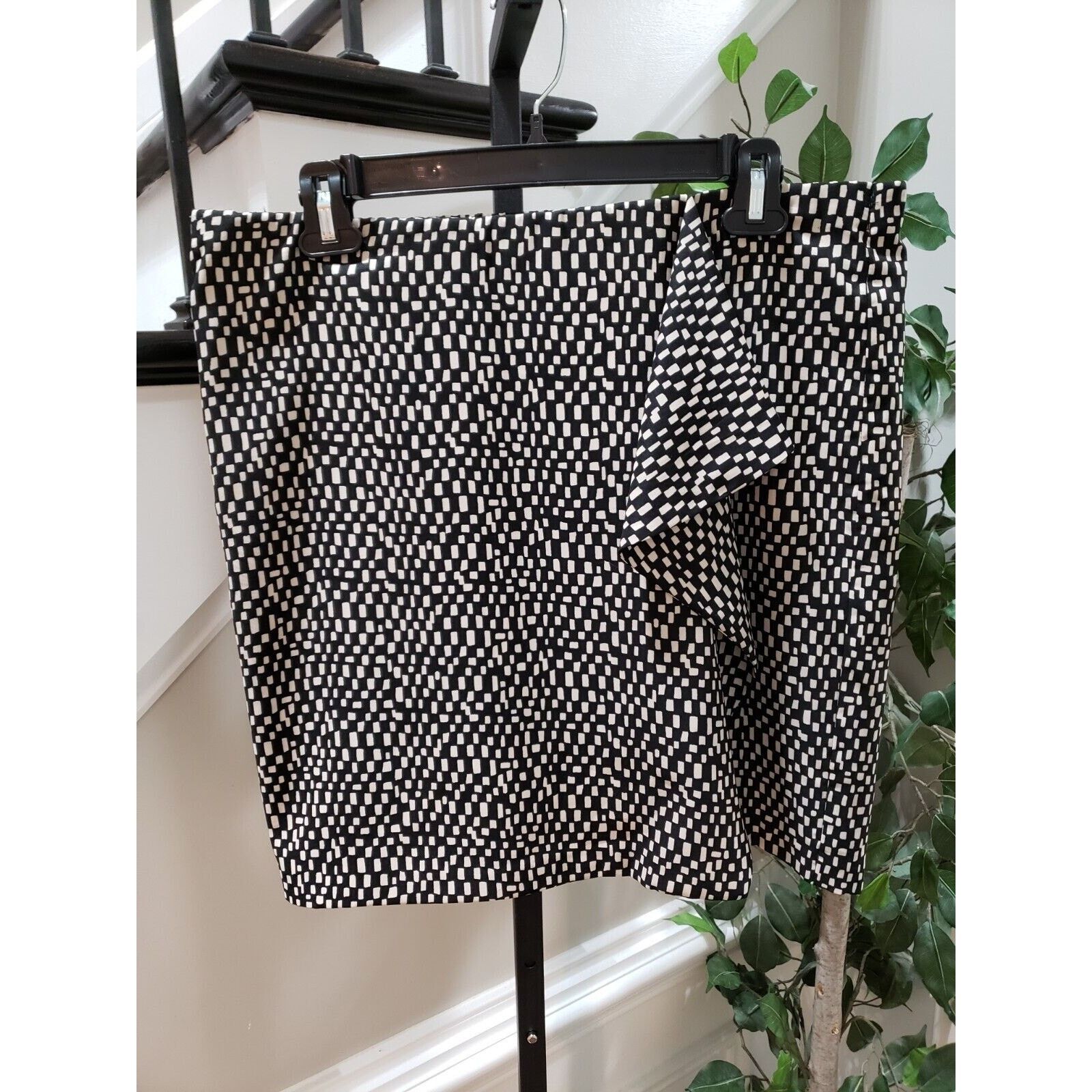 Vince Camuto Vince Camuto Polyester Pull On A-Line Flared Stretch Skirt 8 Size 30" / US 8 / IT 44 - 9 Thumbnail