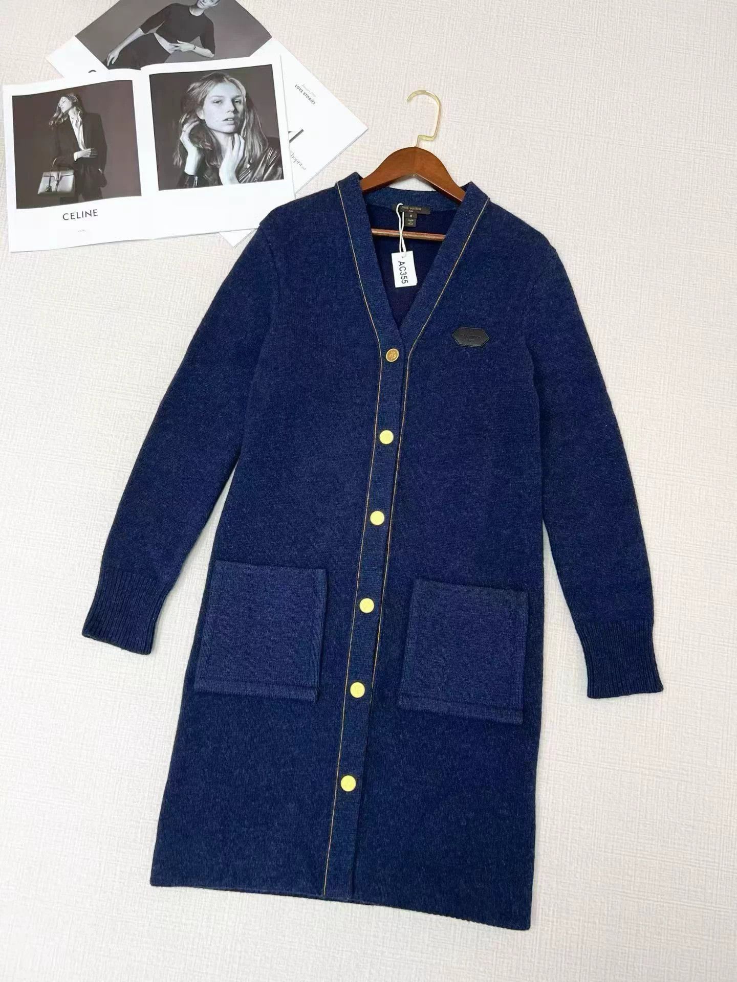 Louis Vuitton Louis Vuitton small logo wool coat size S Size S / US 4 / IT 40 - 2 Thumbnail