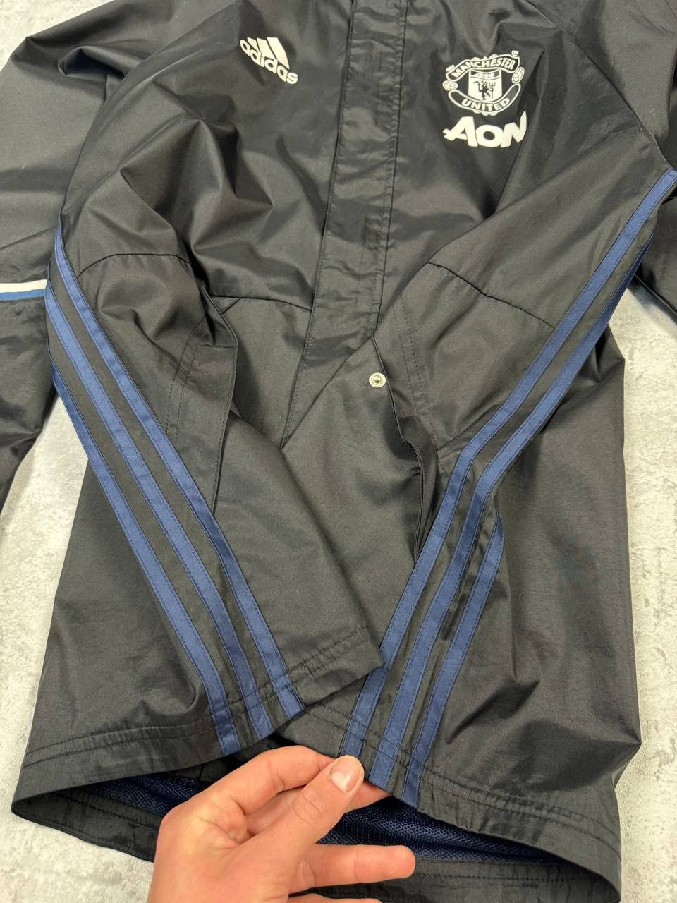 Adidas Vintage Adidas Manchester United Black Track Jacket 2016 Size US L / EU 52-54 / 3 - 7 Thumbnail