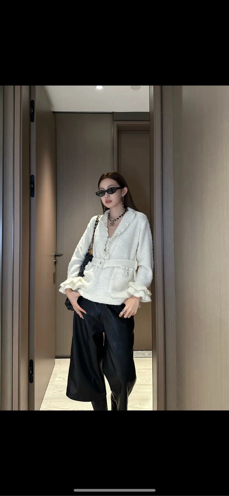 Chanel Chanel 24K milky white deep V wood ear lace lace knitted sw Size XS / US 0-2 / IT 36-38 - 9 Thumbnail