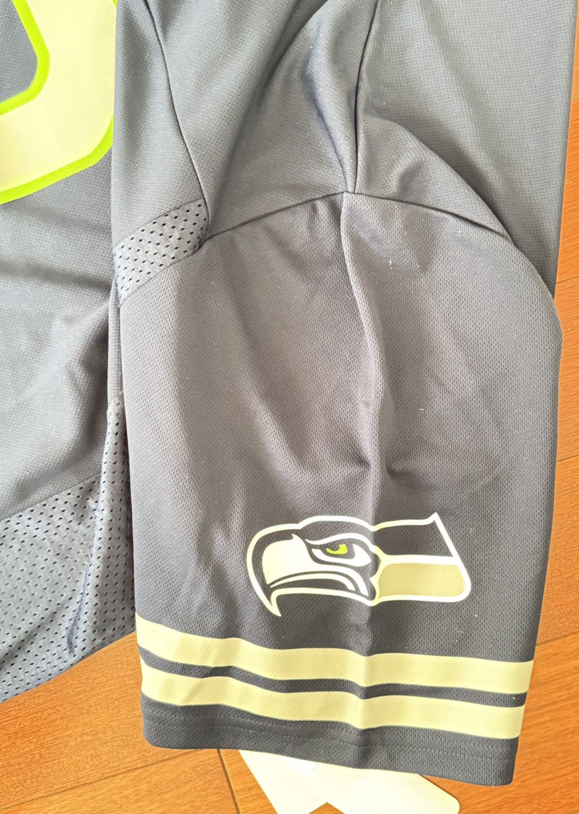 NFL Russell Wilson Seattle Seahawks NFL Jersey Size US XL / EU 56 / 4 - 7 Thumbnail