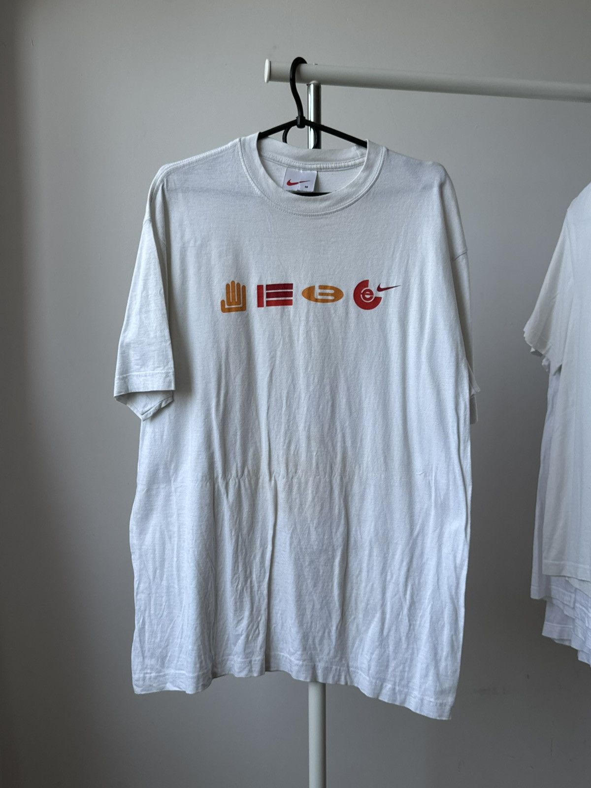 Nike Vintage Nike Swoosh T-shirt Size US M / EU 48-50 / 2 - 1 Thumbnail