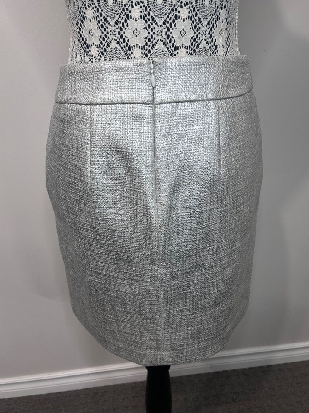 White House Black Market Women's White House Black Market silver Skirt, Size xs Size 25" / US 0 / IT 36 - 6 Thumbnail