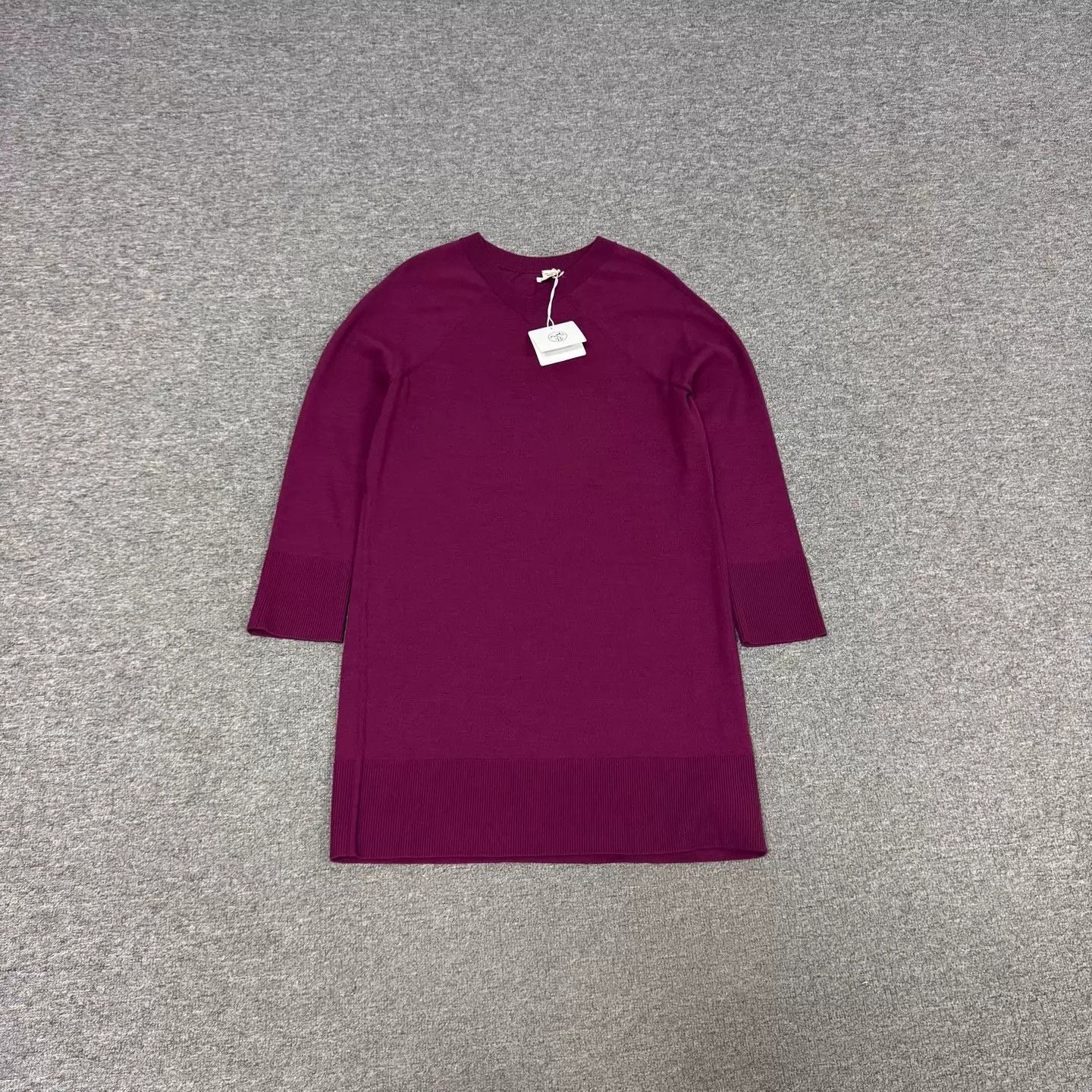 Hermes Hermes Fuchsia V-neck knit dress 36 NWT Size XS / US 0-2 / IT 36-38 - 1 Thumbnail