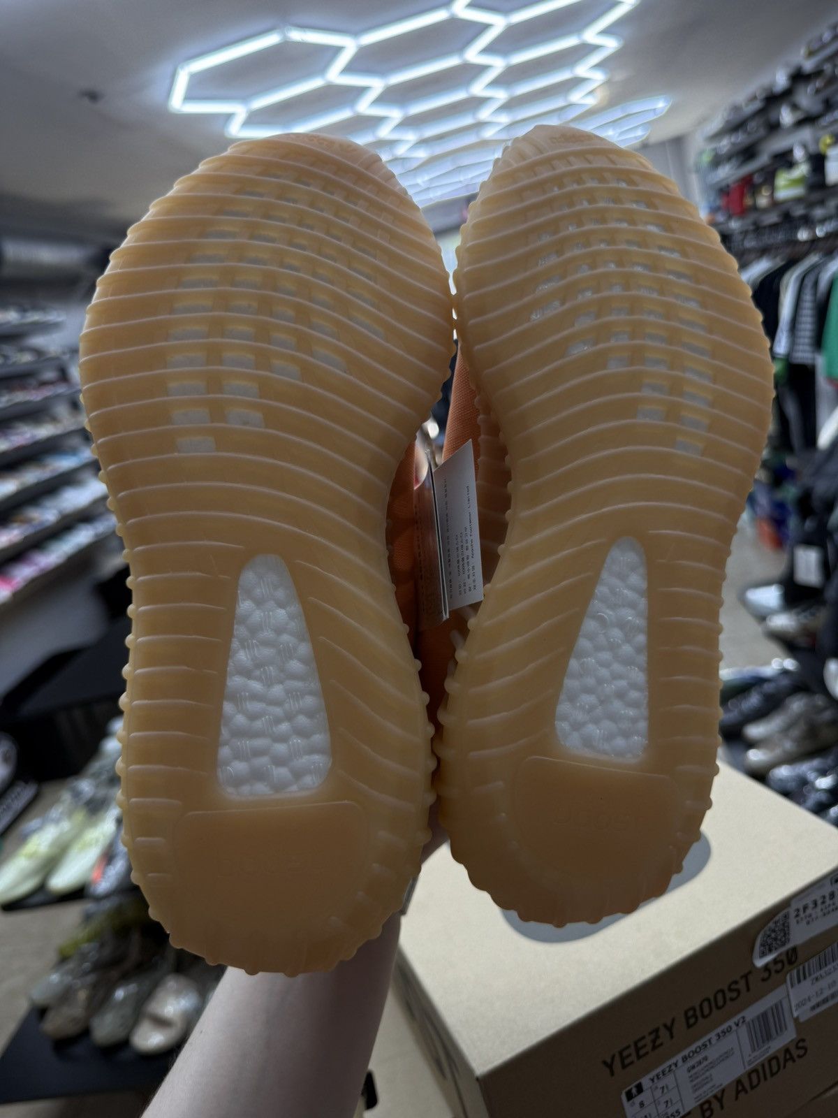 Yeezy 350 Mono Clay Size 8 Brand New W Box
