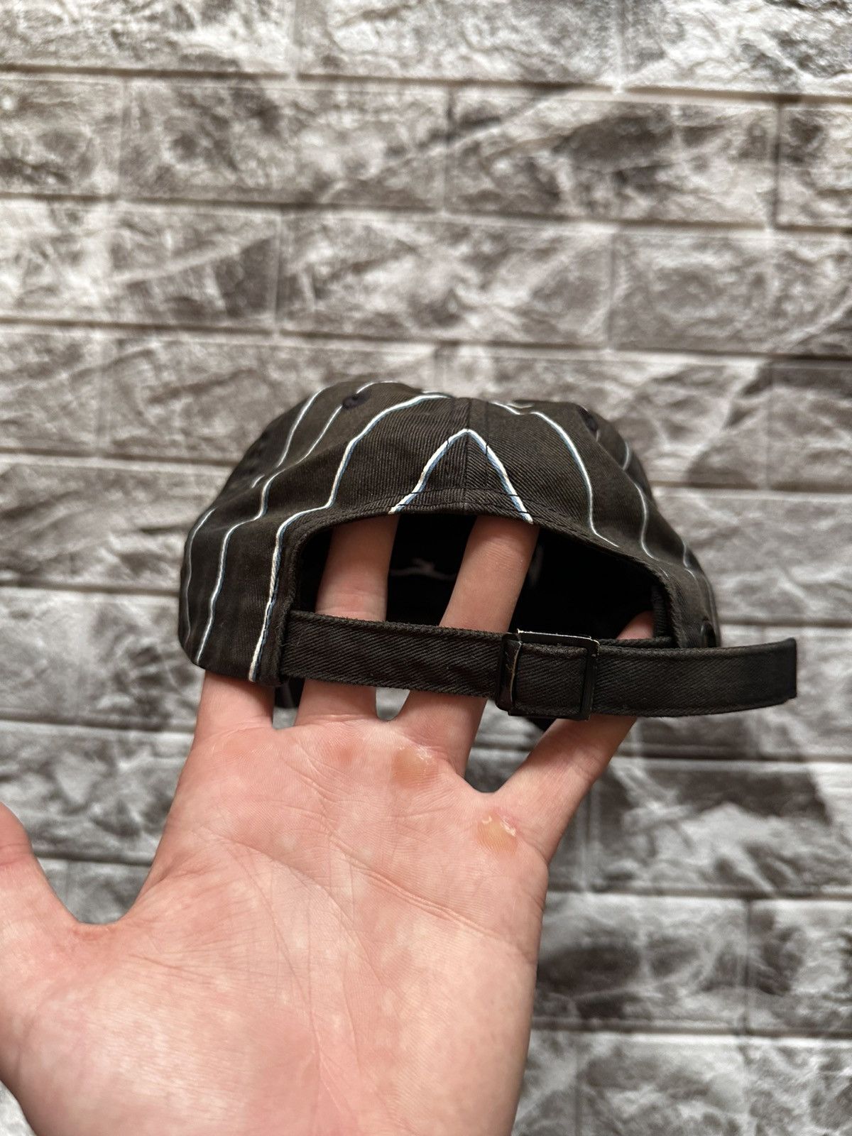 Karl Kani Vintage Karl Kani Faded Pinstripe Hat Signature Cap OS Y2K Size ONE SIZE - 5 Thumbnail