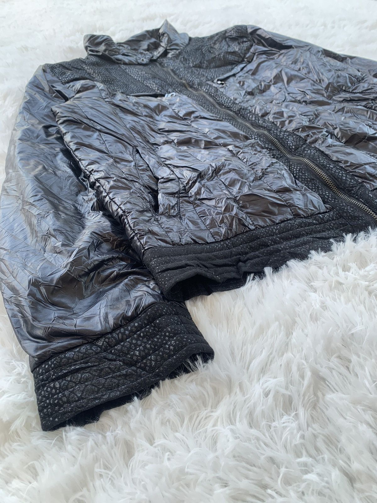 Japanese Brand Pythons Pattern Buckle Neck Puffer Jacket Size US M / EU 48-50 / 2 - 8 Thumbnail