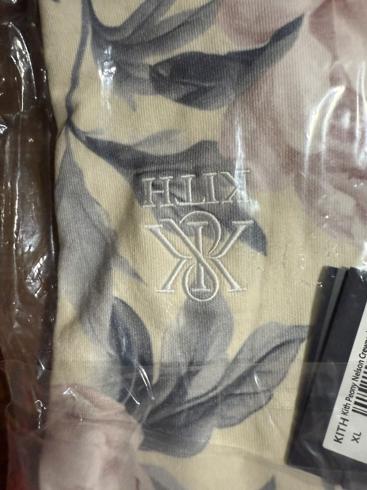 Kith Kith Peony Nelson Crewneck Sweatshirt in Sandrift Size XL Size US XL / EU 56 / 4 - 8 Thumbnail
